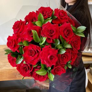 bouquet clássico de 18 rosas importadas